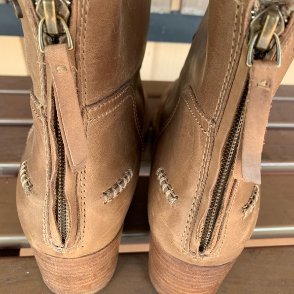 Ugg Bandara Leather Sahara Ankle Boots Size 11 - Picture 11 of 15